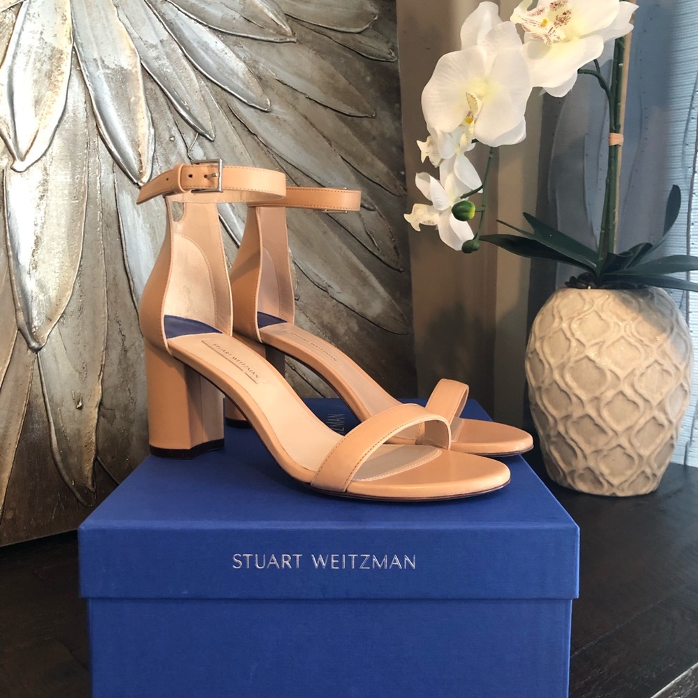 Stuart Weitzman nude sandals
